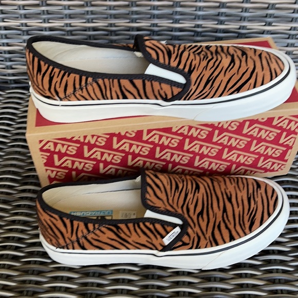 Vans Slip-On SF Animal Stripes Black/Marshmallow WMNS - Picture 2 of 16